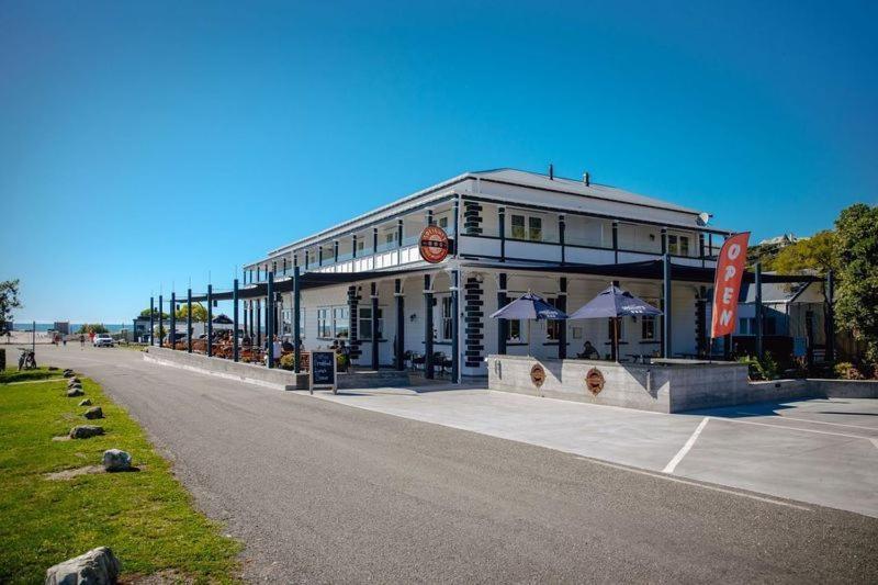 The Pier Hotel Kaikoura Ngoại thất bức ảnh